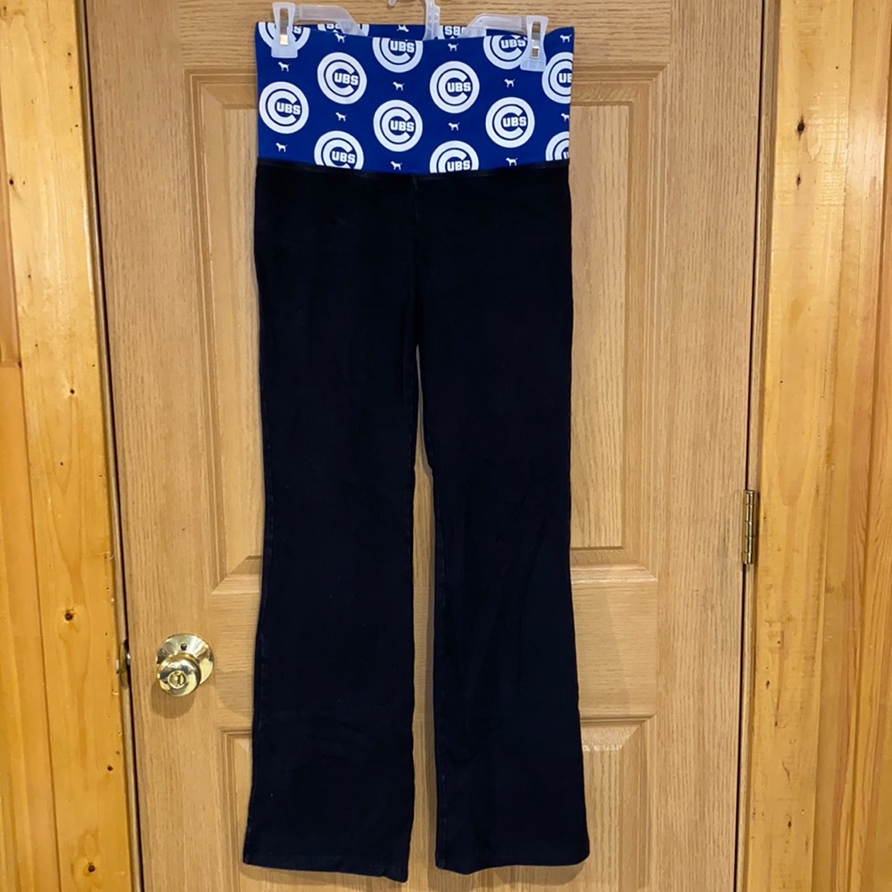 Vintage Pink Chicago Cubs Leggings